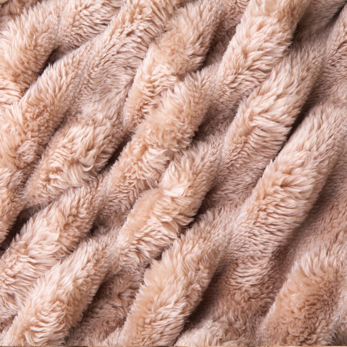 The Mavendi Fleece Blanket