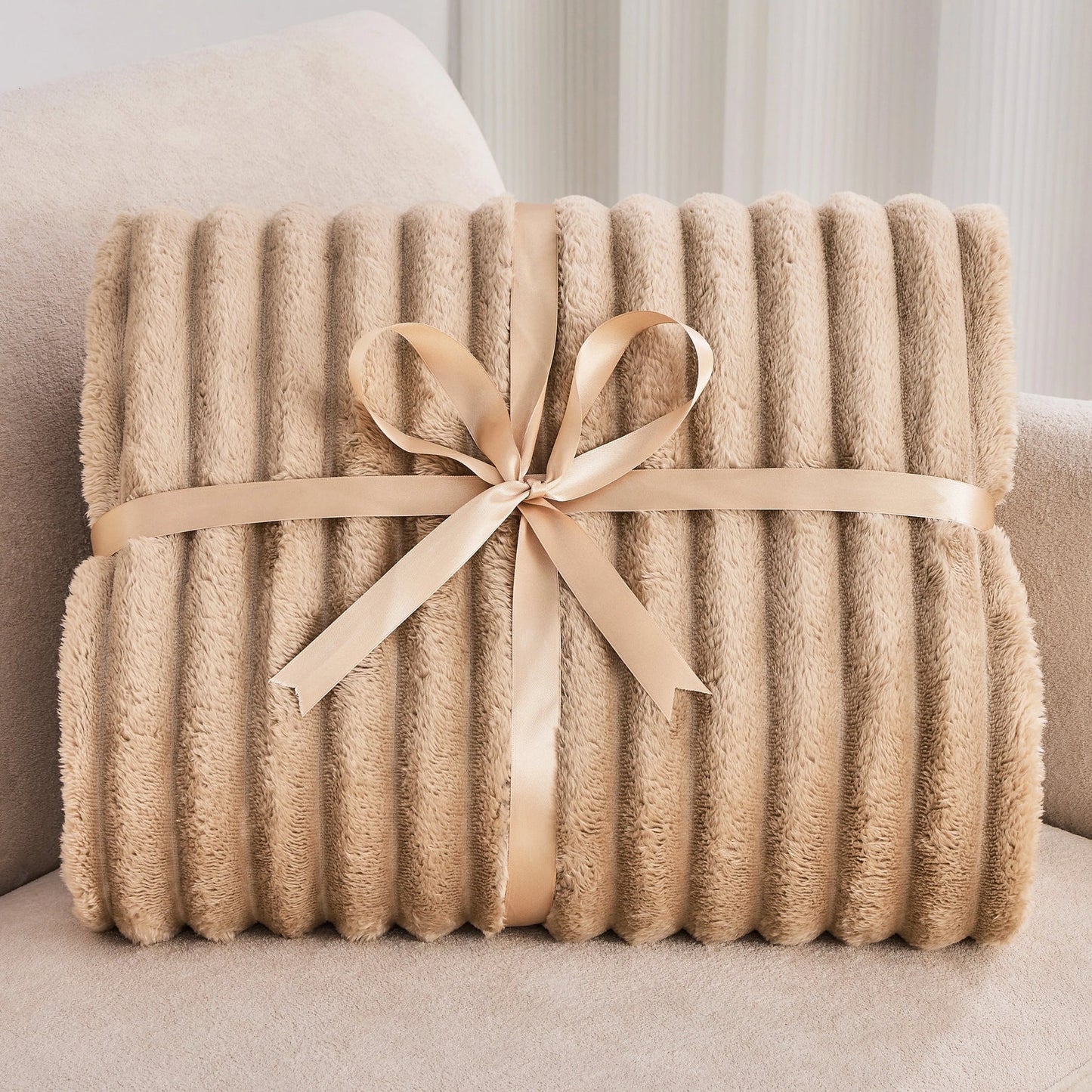 The Mavendi Fleece Blanket